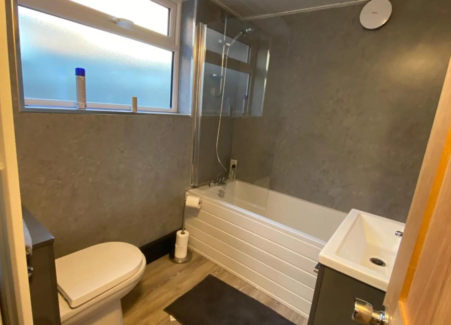 Comfortable 2 Bedroom Home From Home With Parking Nottingham United Kingdom